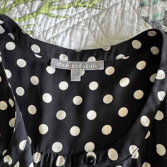 Daniel Rainn black polka dot top - Picture 2 of 5